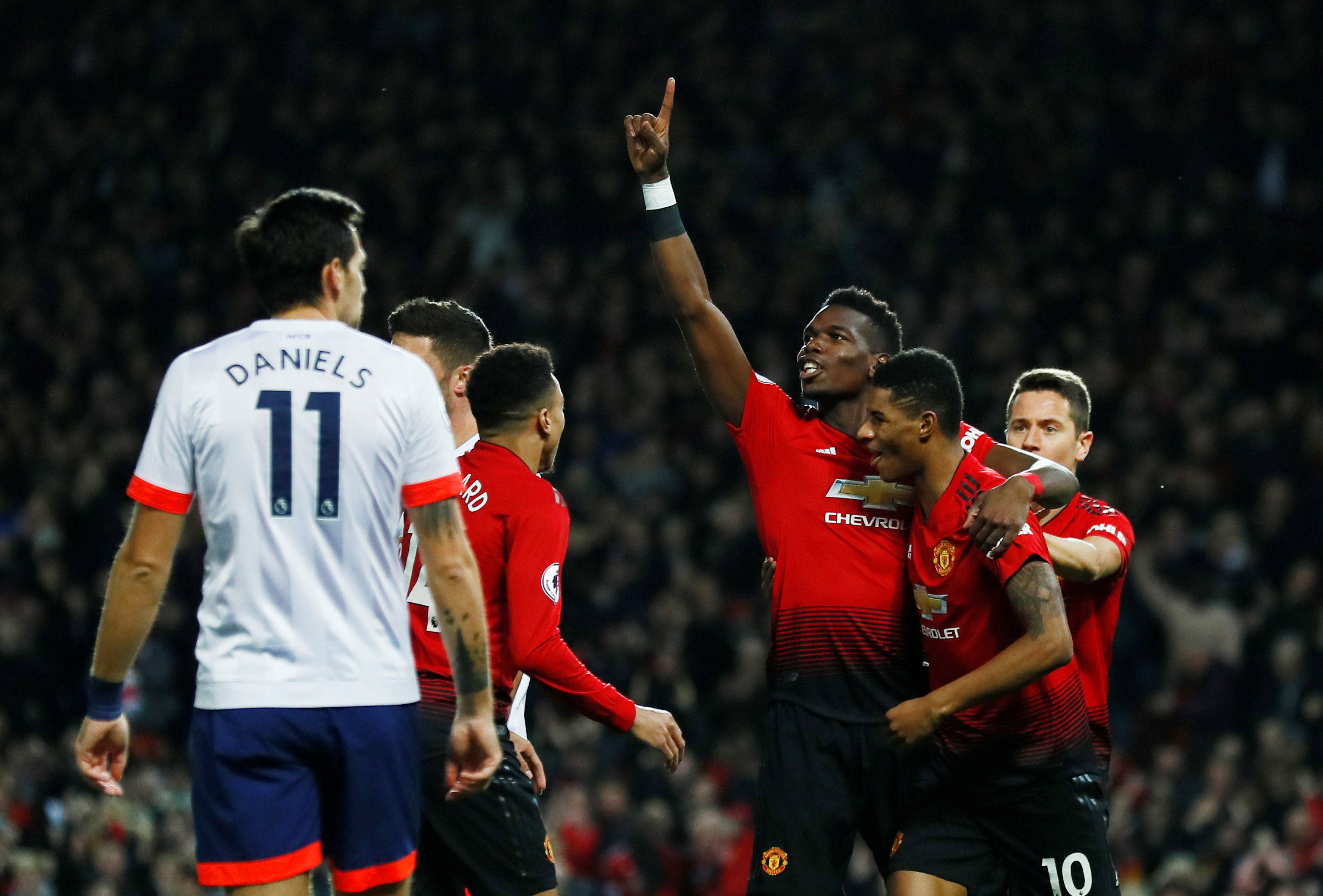 认为他值得 认为他值得